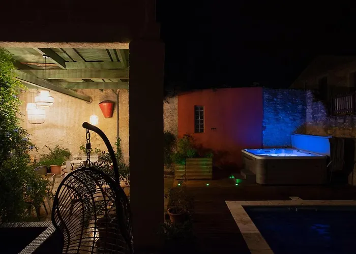 Oda ve Kahvaltı Le Clos'art Vinassan